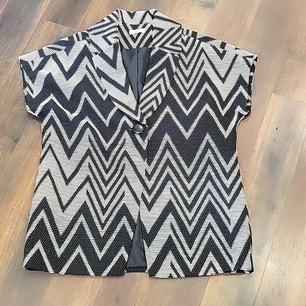Coldwater Black And White Short Sleeve Weaved Chevron Duster Jacket